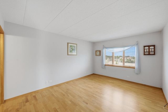 545 S River Road 505, Des Plaines, IL 60016