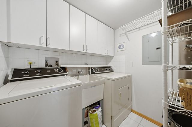 545 S River Road 505, Des Plaines, IL 60016