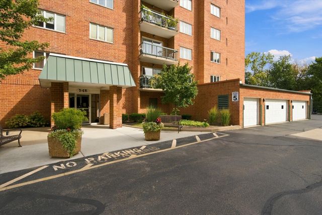 545 S River Road 505, Des Plaines, IL 60016