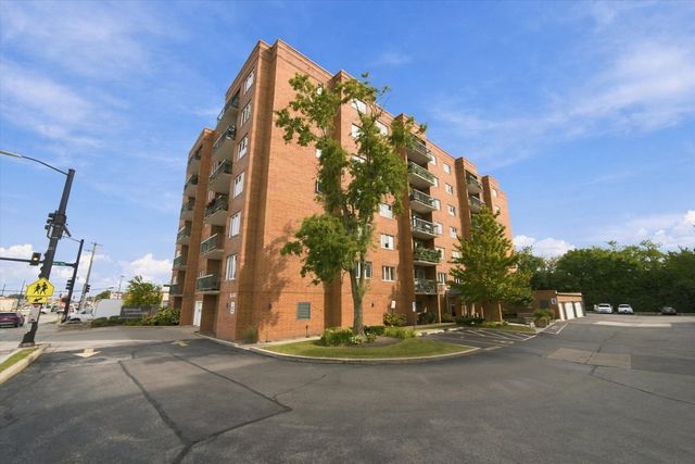 545 S River Road 505, Des Plaines, IL 60016