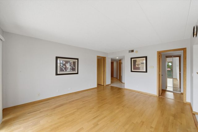545 S River Road 505, Des Plaines, IL 60016