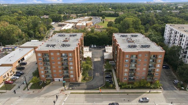545 S River Road 505, Des Plaines, IL 60016