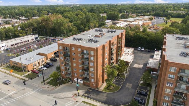 545 S River Road 505, Des Plaines, IL 60016
