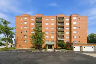 545 S River Road 505, Des Plaines, IL 60016