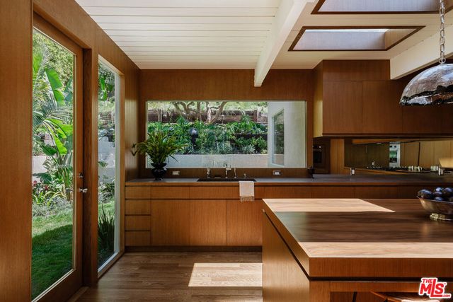 2544 Greenvalley Road, Los Angeles, CA 90046