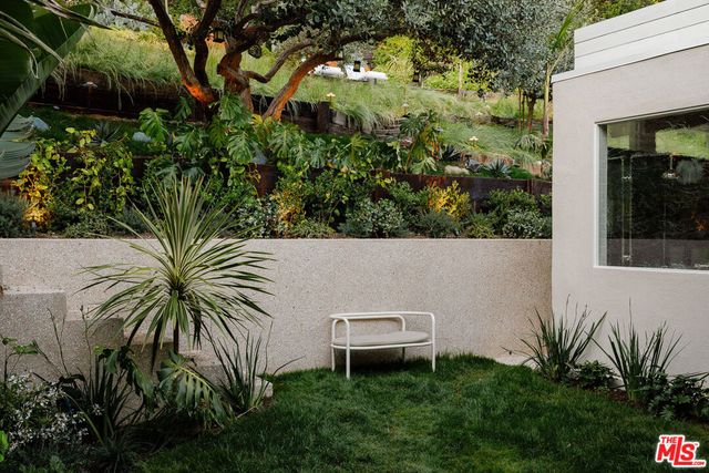2544 Greenvalley Road, Los Angeles, CA 90046