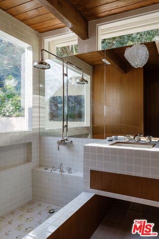 2544 Greenvalley Road, Los Angeles, CA 90046