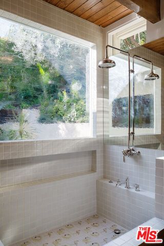 2544 Greenvalley Road, Los Angeles, CA 90046