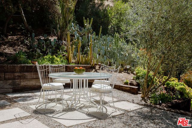 2544 Greenvalley Road, Los Angeles, CA 90046