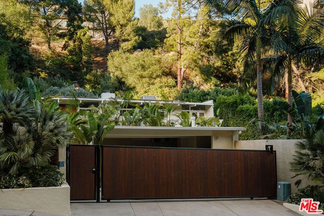 2544 Greenvalley Road, Los Angeles, CA 90046