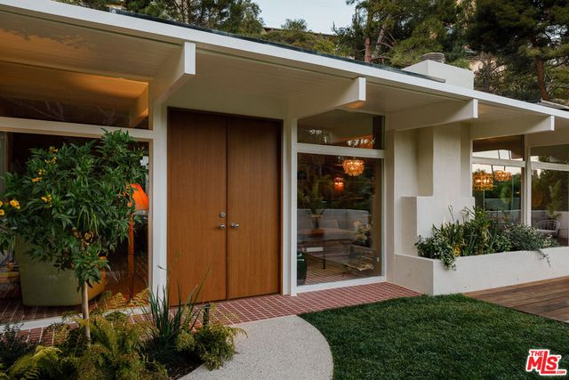 2544 Greenvalley Road, Los Angeles, CA 90046