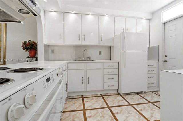 1401 NE Miami Gardens Dr 287, Miami, FL 33179