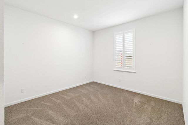 7503 Allan Detrick Ave, Elk Grove, CA 95757