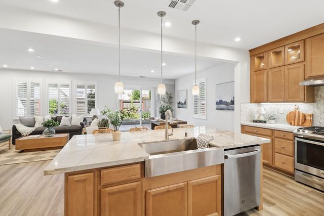 7503 Allan Detrick Ave, Elk Grove, CA 95757