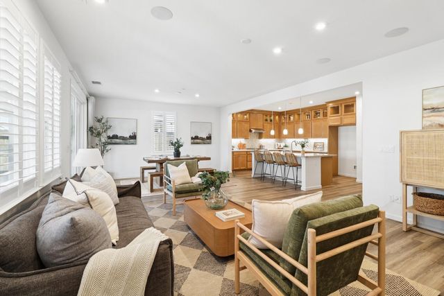 7503 Allan Detrick Ave, Elk Grove, CA 95757