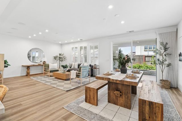 7503 Allan Detrick Ave, Elk Grove, CA 95757