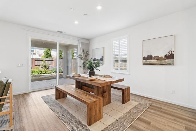 7503 Allan Detrick Ave, Elk Grove, CA 95757