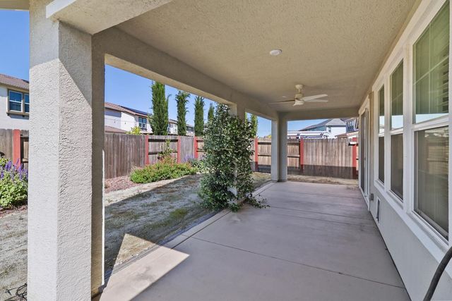7503 Allan Detrick Ave, Elk Grove, CA 95757