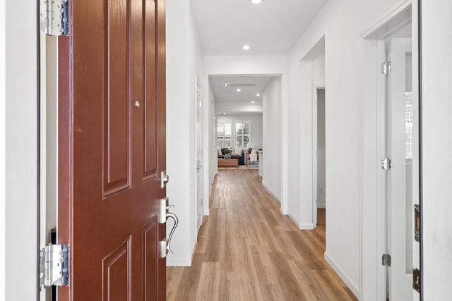 7503 Allan Detrick Ave, Elk Grove, CA 95757