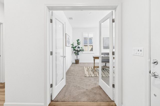 7503 Allan Detrick Ave, Elk Grove, CA 95757