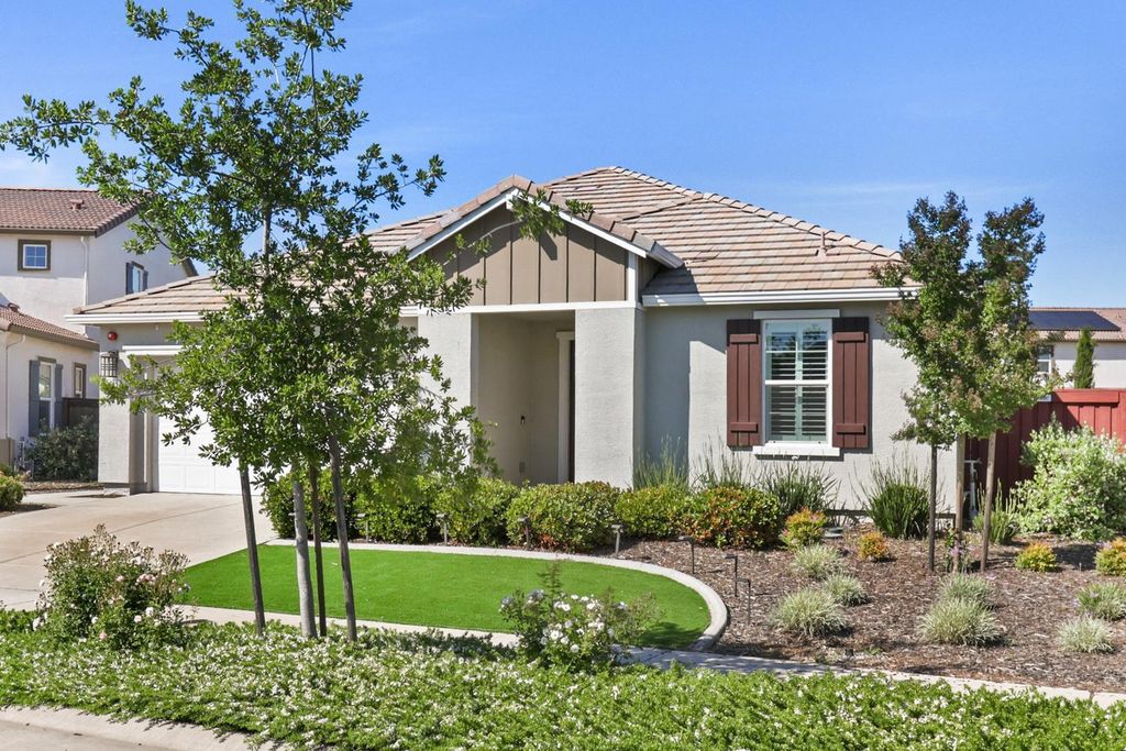 7503 Allan Detrick Ave, Elk Grove, CA 95757