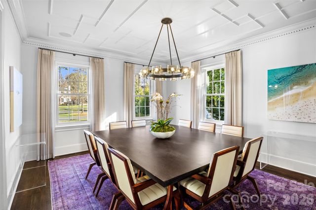 1438 Queens Road W, Charlotte, NC 28207