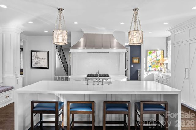 1438 Queens Road W, Charlotte, NC 28207