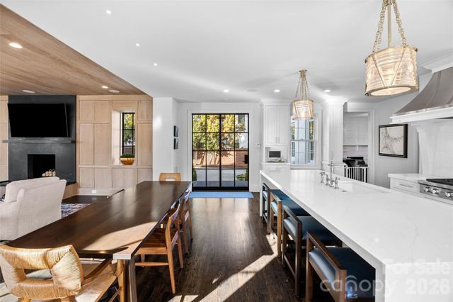 1438 Queens Road W, Charlotte, NC 28207