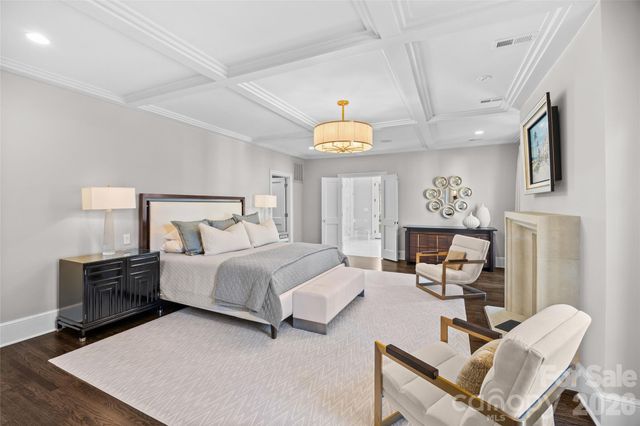 1438 Queens Road W, Charlotte, NC 28207