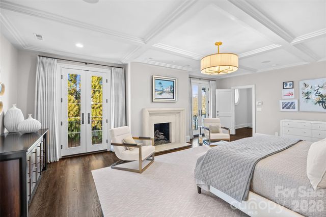 1438 Queens Road W, Charlotte, NC 28207