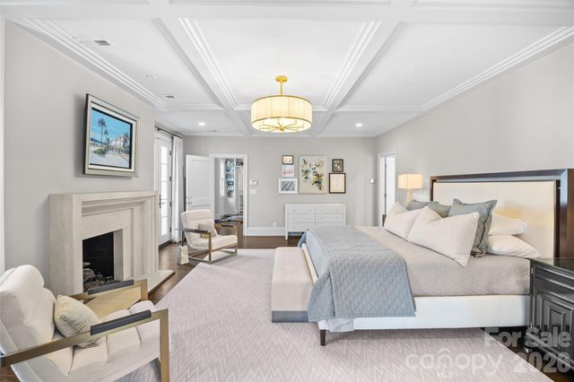 1438 Queens Road W, Charlotte, NC 28207