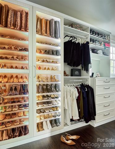 1438 Queens Road W, Charlotte, NC 28207