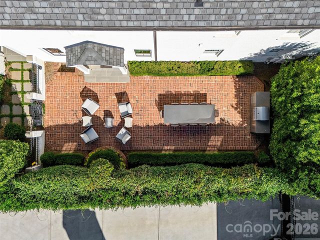 1438 Queens Road W, Charlotte, NC 28207