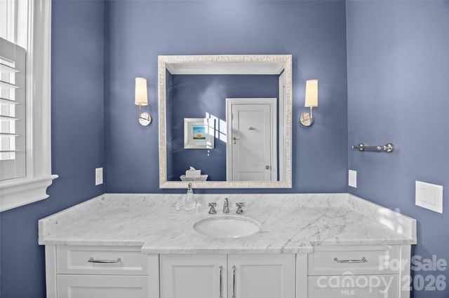 1438 Queens Road W, Charlotte, NC 28207