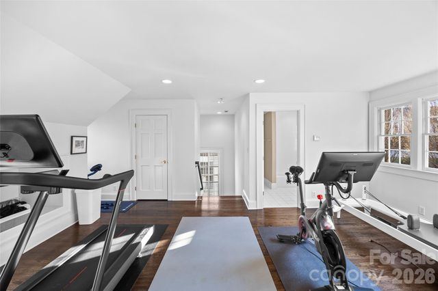 1438 Queens Road W, Charlotte, NC 28207