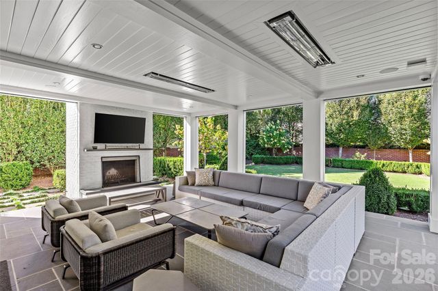 1438 Queens Road W, Charlotte, NC 28207