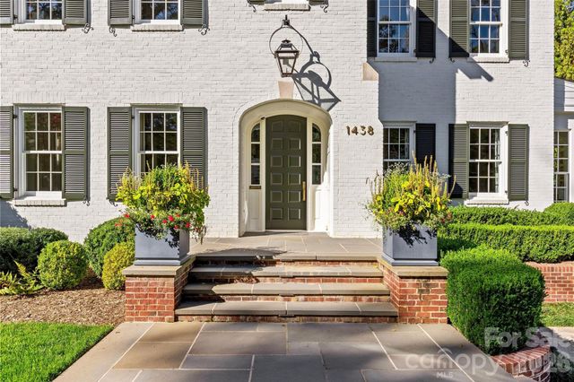 1438 Queens Road W, Charlotte, NC 28207