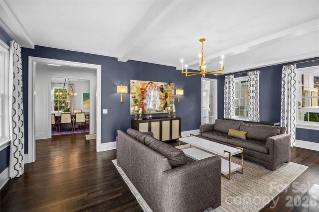 1438 Queens Road W, Charlotte, NC 28207