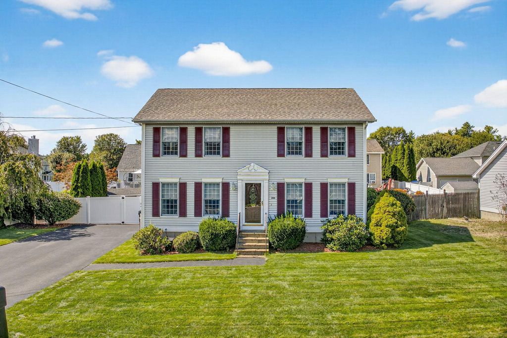 286 Aaron Drive, Manchester, NH 03109