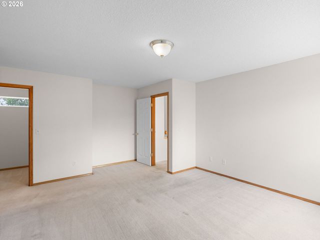 13853 Se RED SUNSET Ave, Clackamas, OR 97015