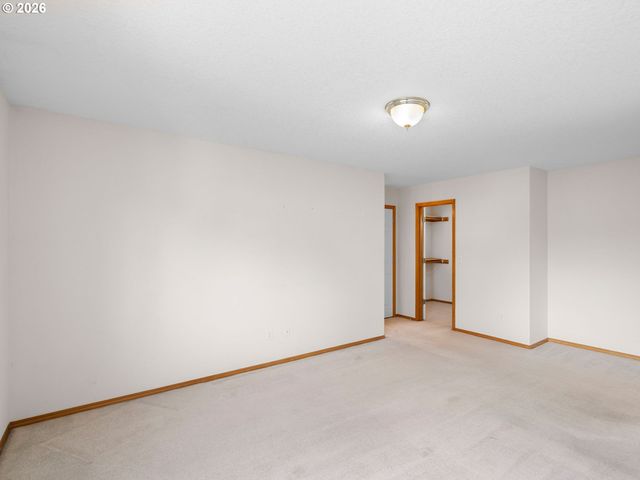 13853 Se RED SUNSET Ave, Clackamas, OR 97015