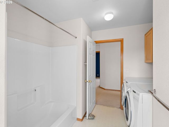 13853 Se RED SUNSET Ave, Clackamas, OR 97015