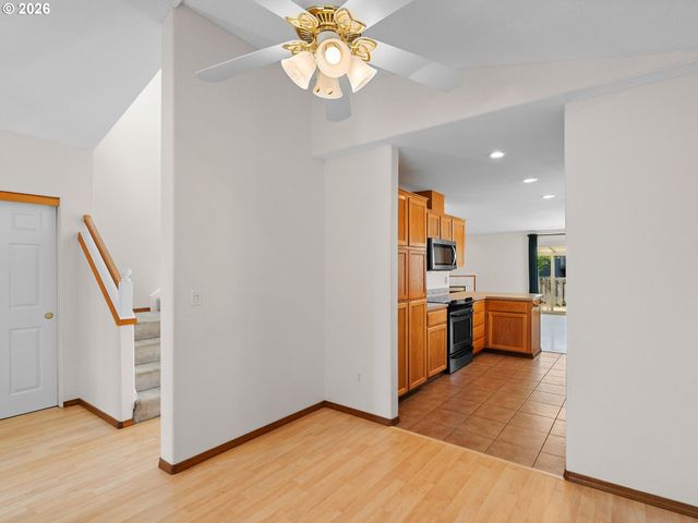 13853 Se RED SUNSET Ave, Clackamas, OR 97015