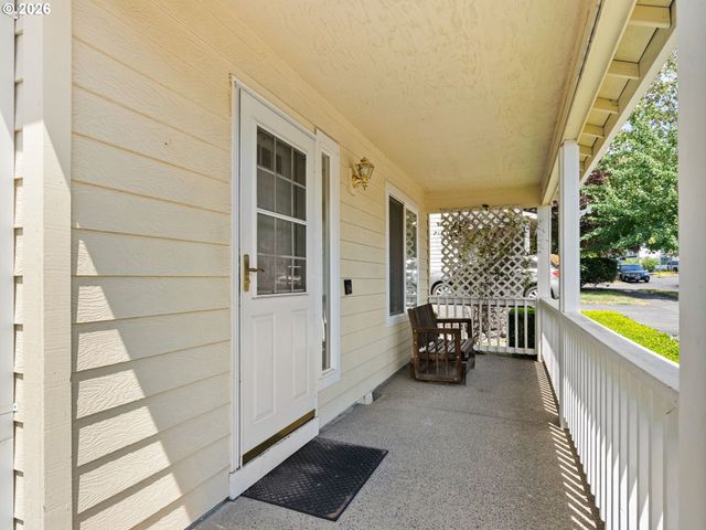 13853 Se RED SUNSET Ave, Clackamas, OR 97015