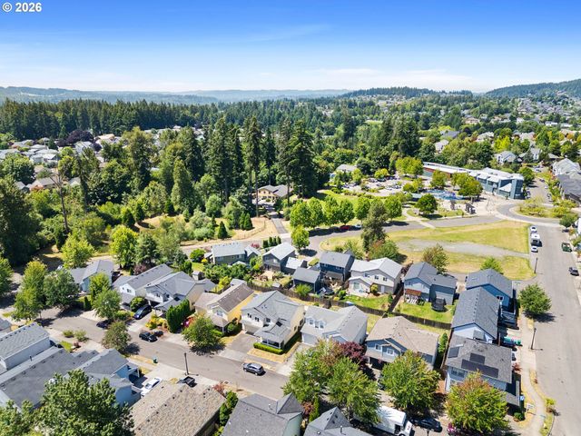 13853 Se RED SUNSET Ave, Clackamas, OR 97015