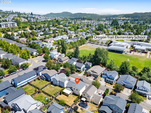 13853 Se RED SUNSET Ave, Clackamas, OR 97015