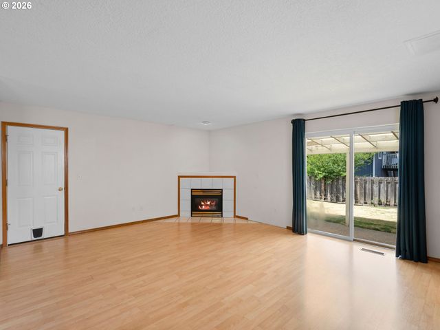 13853 Se RED SUNSET Ave, Clackamas, OR 97015