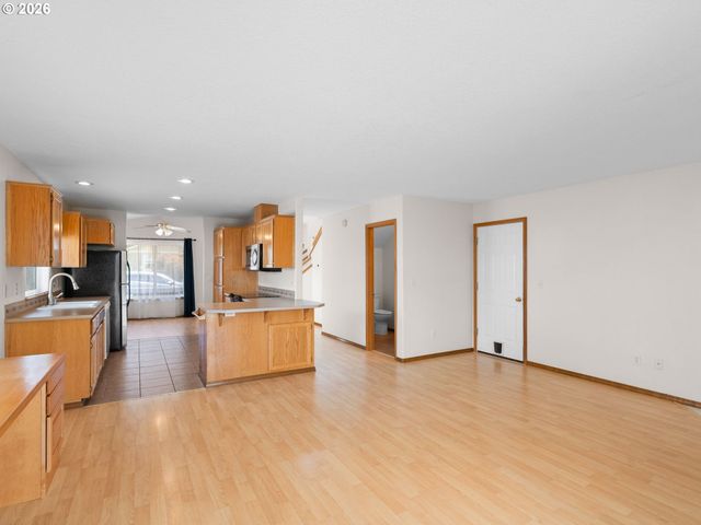 13853 Se RED SUNSET Ave, Clackamas, OR 97015