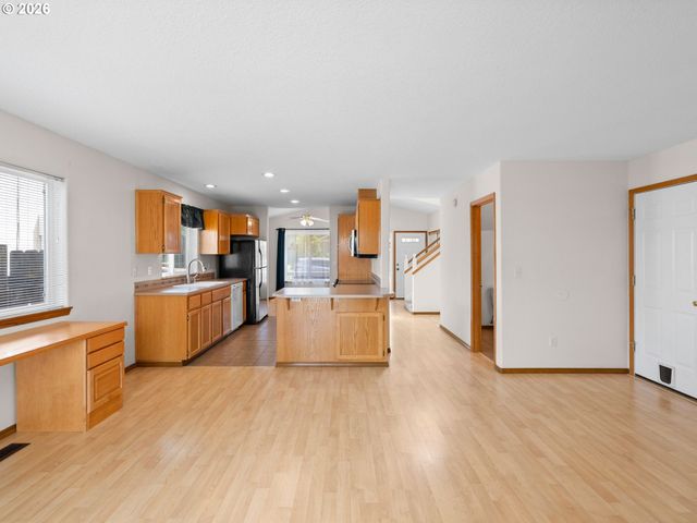 13853 Se RED SUNSET Ave, Clackamas, OR 97015