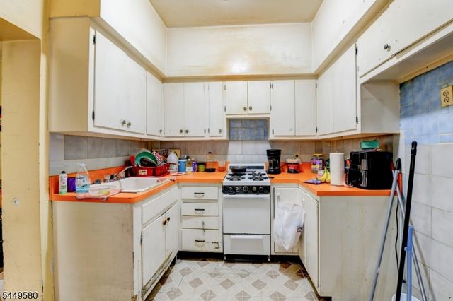 282 Ellison St, Paterson City, NJ 07501